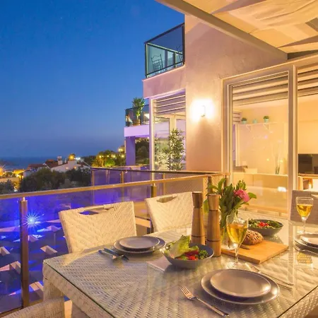 Pearl Apartment *